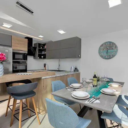 Apartament Lulani Pool *