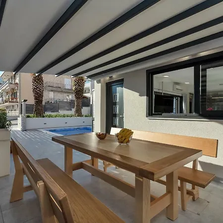 Lulani Pool Makarska