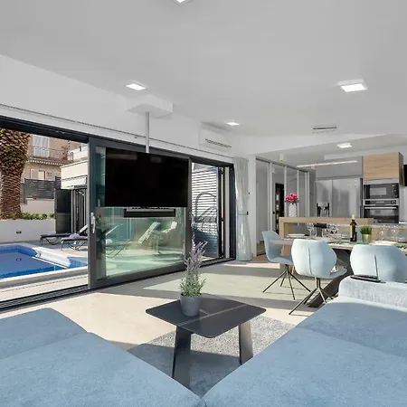 Lulani Pool * マカルスカ