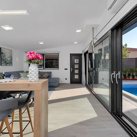 Lulani Pool アパート *