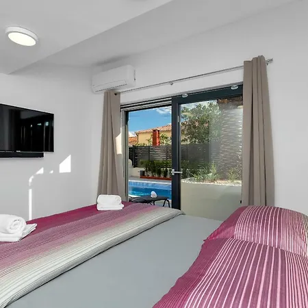Apartman Lulani Pool Makarska