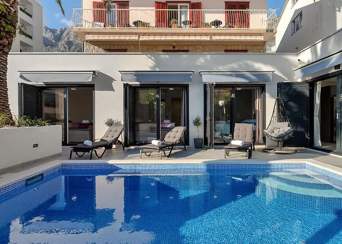 Lulani Pool Apartment