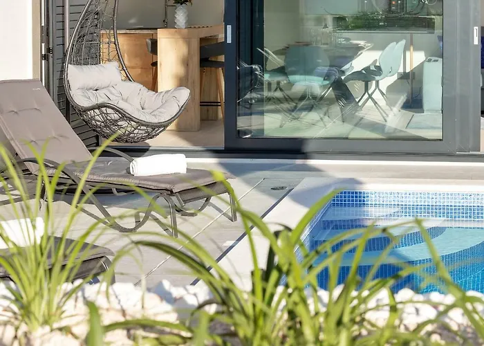 Lulani Pool Apartment