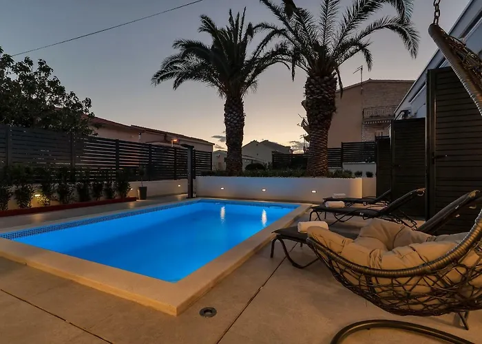 Lulani Pool * Makarska