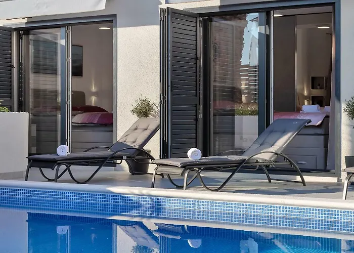 Lulani Pool Apartment Makarska