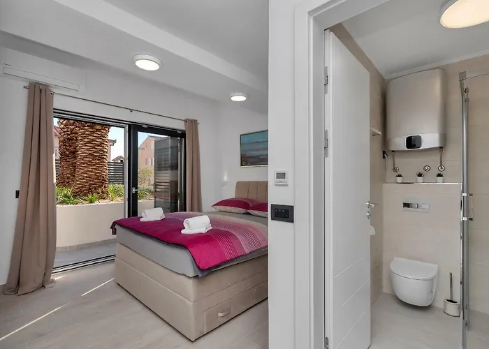 Apartment Lulani Pool Makarska