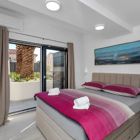 Lulani Pool 公寓 *