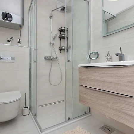 Lulani Pool 马卡尔斯卡