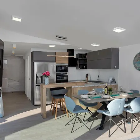 Lulani Pool 公寓 *